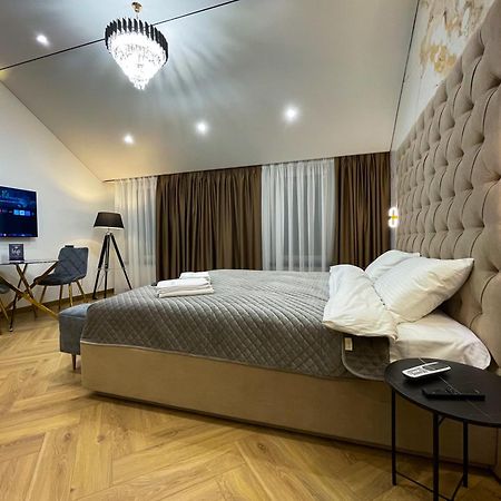Myfreedom Lux Апартаменти Центр Вул Євгена Чикаленка 33 М Хрещатик Kyiv Exterior photo
