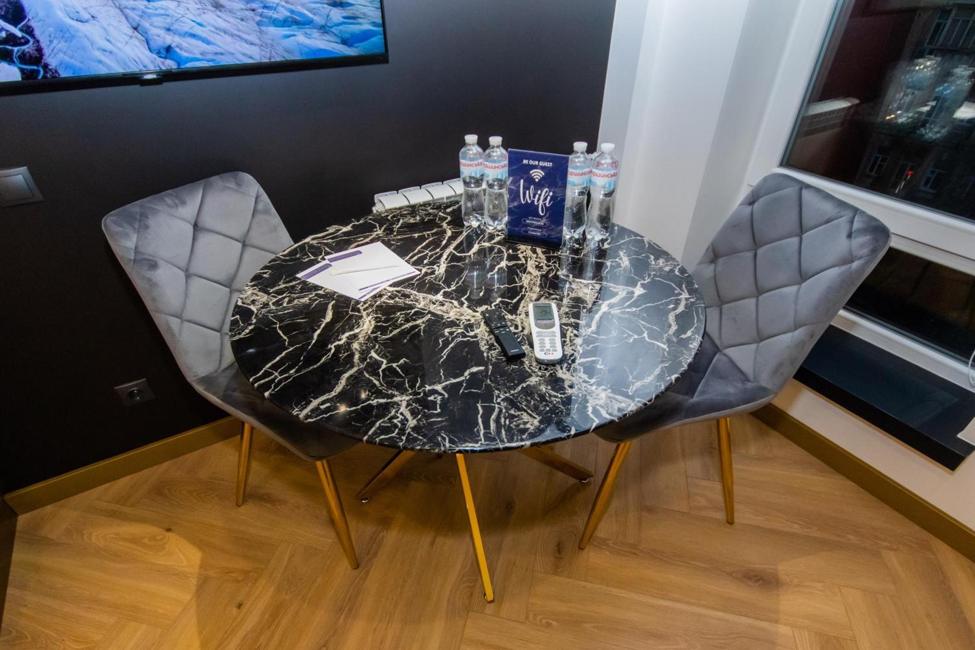 Myfreedom Lux Апартаменти Центр Вул Євгена Чикаленка 33 М Хрещатик Kyiv Exterior photo