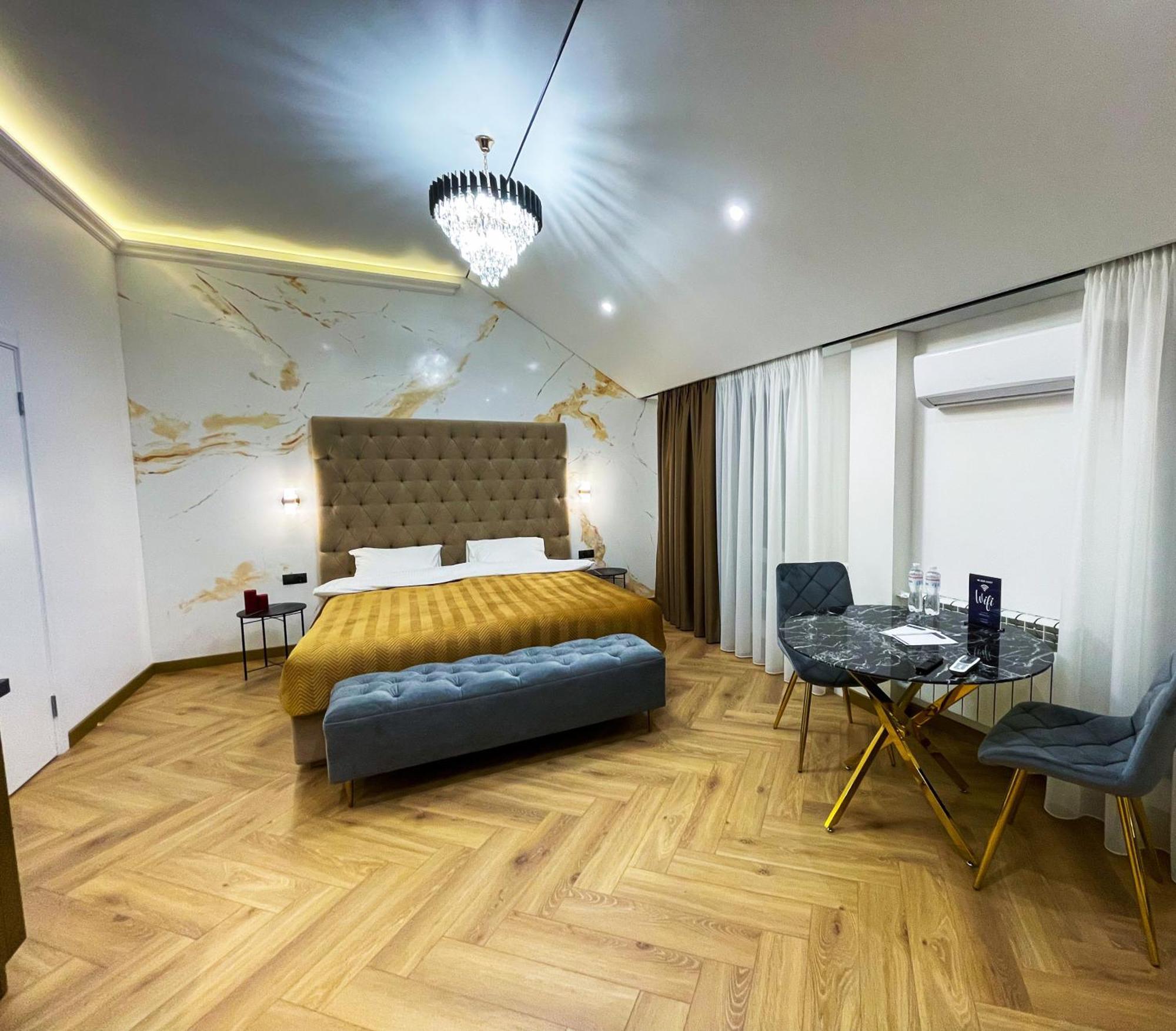 Myfreedom Lux Апартаменти Центр Вул Євгена Чикаленка 33 М Хрещатик Kyiv Exterior photo