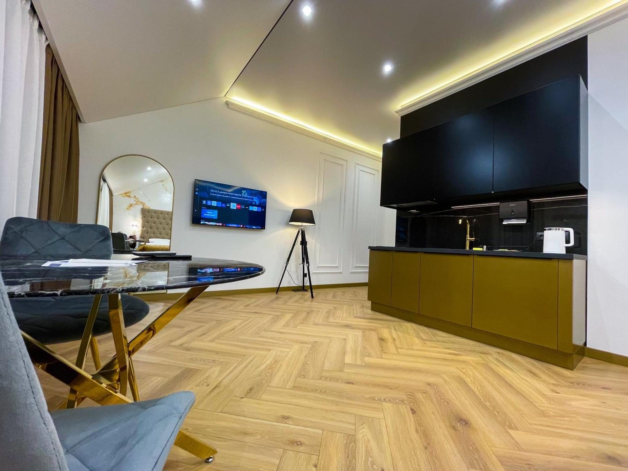 Myfreedom Lux Апартаменти Центр Вул Євгена Чикаленка 33 М Хрещатик Kyiv Exterior photo