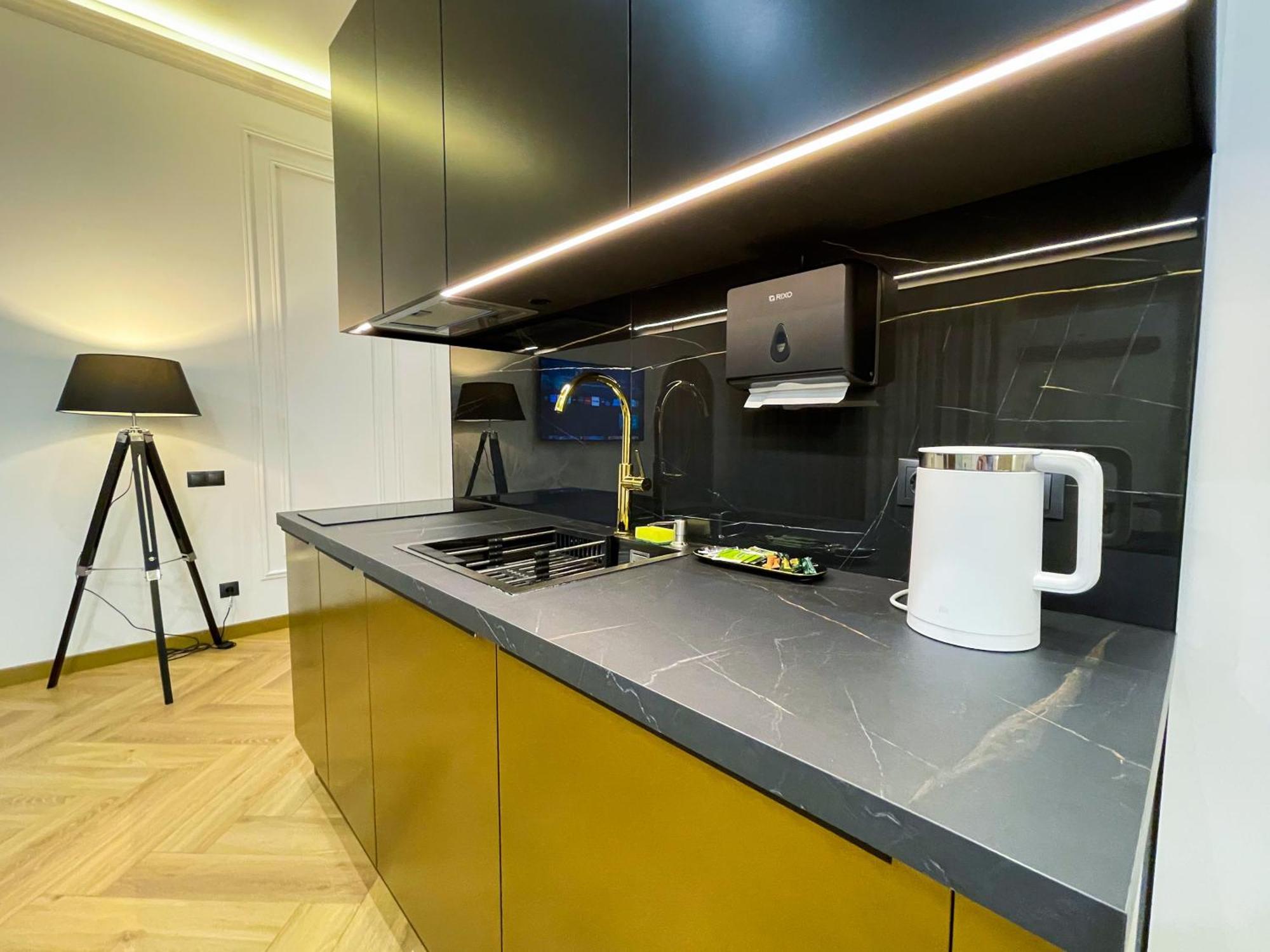 Myfreedom Lux Апартаменти Центр Вул Євгена Чикаленка 33 М Хрещатик Kyiv Exterior photo